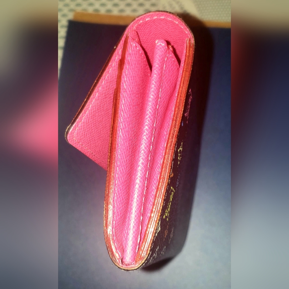 Louis Vuitton Murakami Sarah Wallet- Vintage & Authentic - Picture 13 of 14